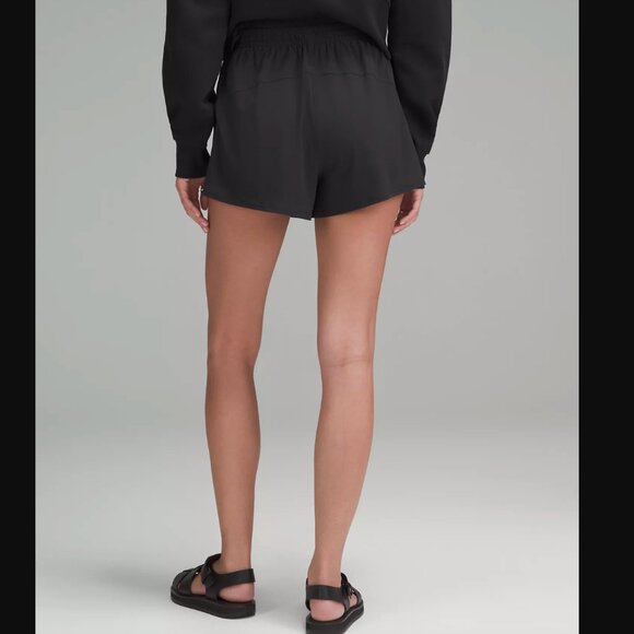 Lululemon Court Rival High-Rise Short 3" in Black/White | Size 6 - Picture 2 of 8